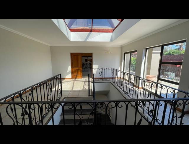 5 BEDROOM HOUSE FOR SALE IN WATERKLOOF HEIGHTS